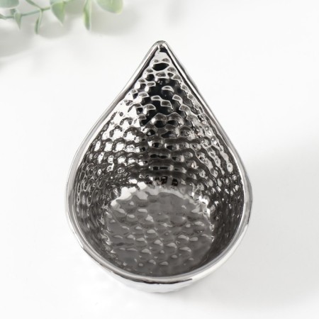 Ceramics candlestick per 1 candle "drop" d = 5 cm silver 11x9x8 cm-3