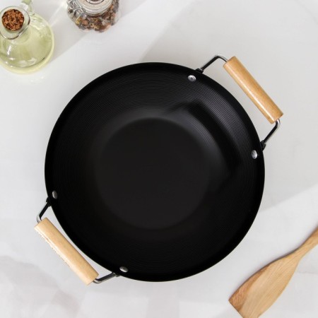 Skoroda-Wok Dolyana "Jacqueline", D = 24.5 cm, wooden pens, black color-1