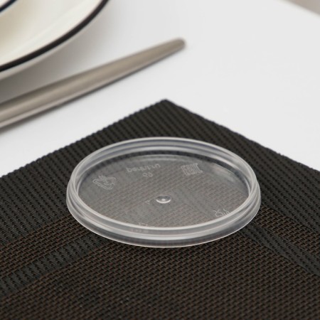 The plastic disposable lid to the universal can be 120 ml, 155 ml, d = 6.9 cm, the color is transparent