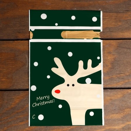 Polyethylene gift package ", with ties" White Deer ", 15*23cm-2