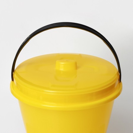 A bucket with a lid "Light", 10 l, yellow color-1