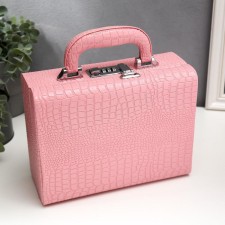 Casket to the leatherette for jewelry 