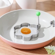Form for scrambled eggs and Oladia Dolyana 