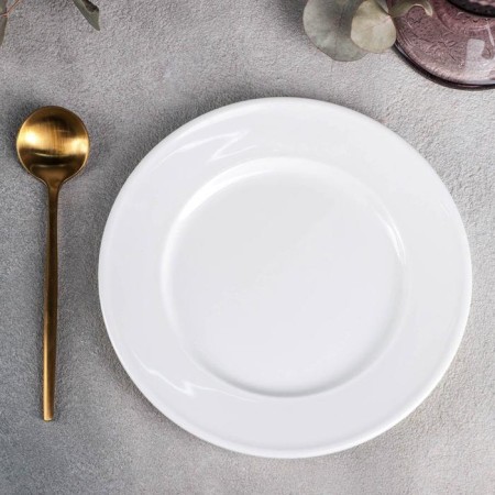 Porcelain porcelain plate, d = 15 cm