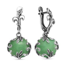 Earrings circle in the leaflets 