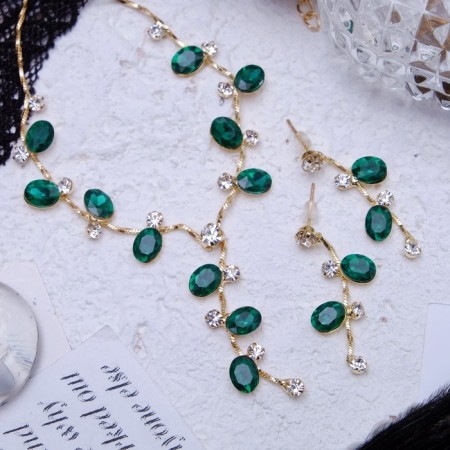 Set 2 objects: earrings, necklace "amazement" flowering, green-white color in gold, 42 cm