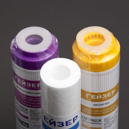 A set of interchangeable C-2 cartridges for the geyser filter. Standard "for hard water-1