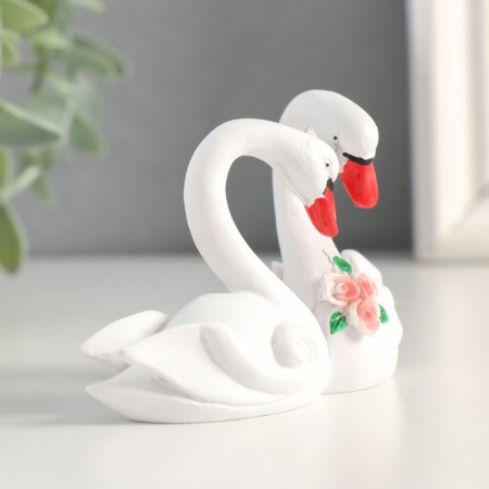 Polystone souvenir "Two white swan with roses" 3.2x9.5x6.2 cm-1