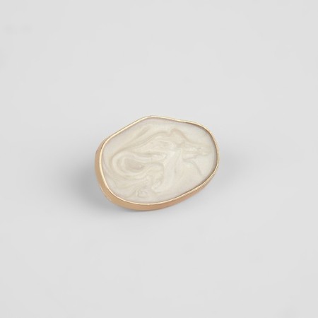 The button is decorative, metal, 23 × 16 mm, white/gold color-1