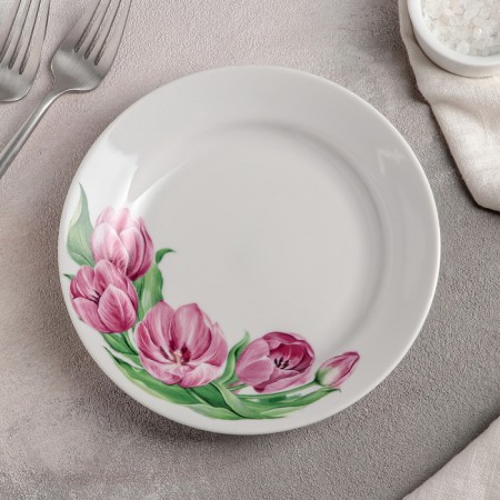 Pink tulips plate, d = 17.5 cm, white, porcelain