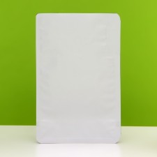 Eight-shirt packet for coffee, with a valve, flat bottom, white-gold, 20 x 13 x 7cm