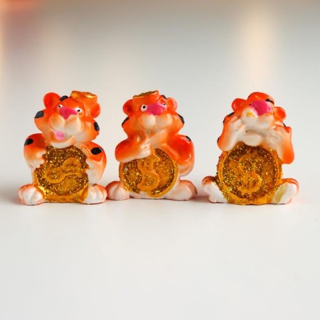 Souvenir Polystone "Tiger Stead with Golden Coin" MIX 3x1.5x2.7 cm