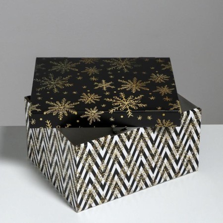 The folding box "Golden Holiday", 31.2 x 25.6 x 16.1 cm, New Year-2
