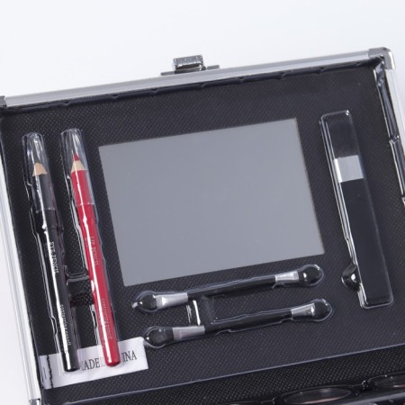 A set of professional cosmetics "Miss Young" No. 9-3