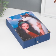 Casket leatherette for jewelry with a mirror 