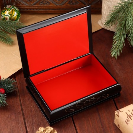 Casket "Bullfinchi in the window", 10 × 14 cm, lacquer miniature-1