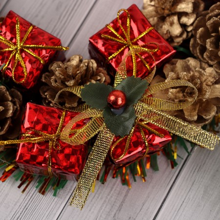 New Year's Wreath D-22 cm "cones and red gifts"-2