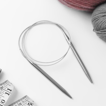 The knitting needles are circular, for knitting, with a metal cable, d = 8 mm, 100 cm-1