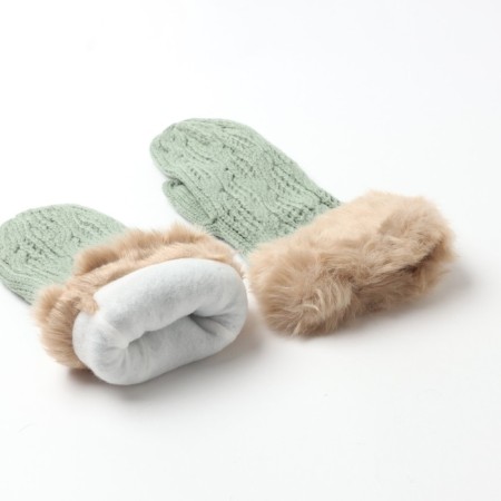 Mittens female, green color, size 25-2