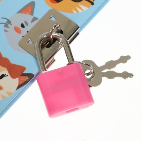 Notebook on the lock "cats" A5-, 45 sheets, in a ruler, on the crest, mix-3