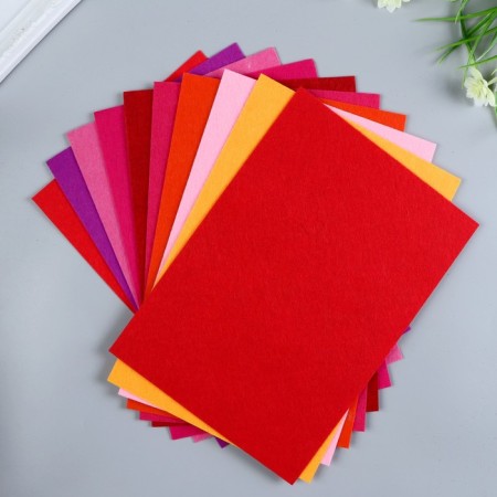 A set of felt (hard) 1 mm 20x30 cm 10 sheets. Red assorted