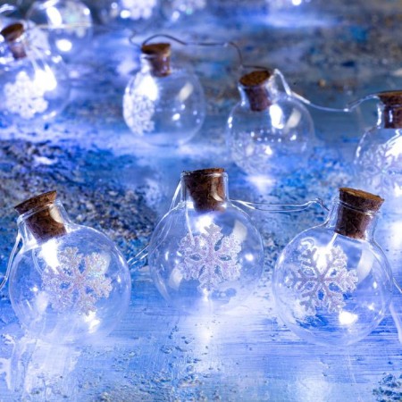 Garland “thread” 1.6 m with nozzles “balls with a snowflake”, IP20, silver thread, 15 LED, white glow, AAX2