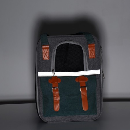 An animal carppet-carrier, 52 x 22 x 41 cm, green-14