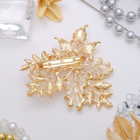 Brooch "Fern", white color in gold-2
