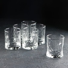 A set of low glass glasses 