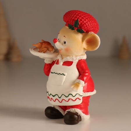Polystone souvenir "Mouse in red with a white apron, with a festive chicken" 7x5.5x11.5 cm 103236-3