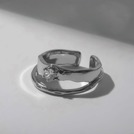 Ring "melting" double, white color in silver, dimensionless-2