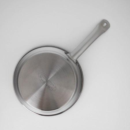 Skoroda "General catering", D = 24 cm, housing thickness 0.6 mm, bottom 3.5 mm, with a heat distribution layer, anti -stick coating, induction-3