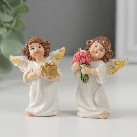 Polystone souvenir "Angel in a dress with flowers/gift" mix 6x4.5x3.5 cm
