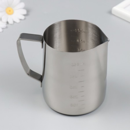 A glass of measured stainless steel 550 ml 11x13 cm-1