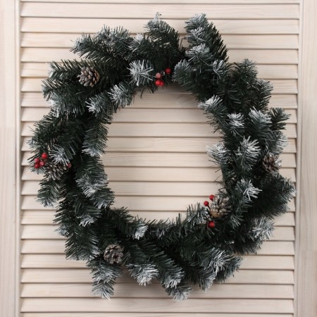 New Year's Wreath "Christmas snow -white with cones silver+berries" (55 cm)