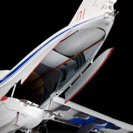 The national model "Russian military transport aircraft IL-76MD" Star, 1/144, (7011)-4