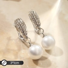 Earrings with pearls 