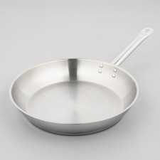 The frying pan “General catering”, d = 34 cm, the thickness of the case is 0.6 mm, the bottom is 3.5 mm, with the heat distribution layer, induction