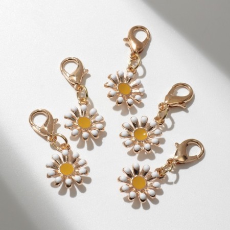 Charmik "Flower" chamomile, white-yellow color in gold