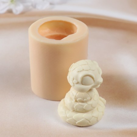 Silicone Mold "Snake No. 8" 6.5x5x5.5 cm-1