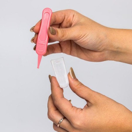 Pinzet for cleaning the nose, childish, with a cap, pink color-1