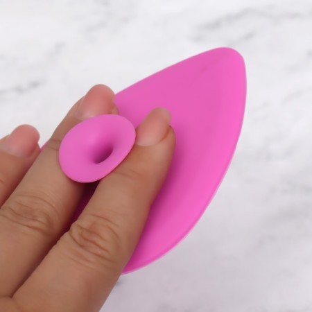 Washing brush "drop" on a suction cup, 9 × 7 cm, color mix-6