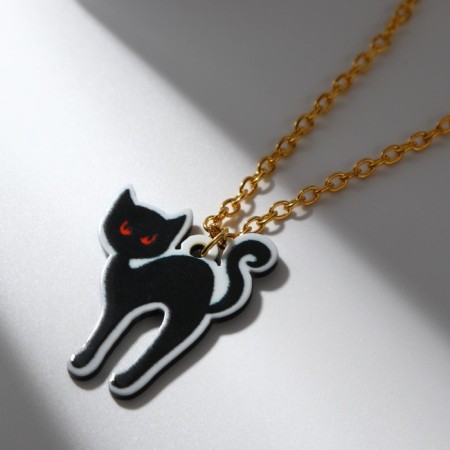 The pendant on the chain is “terribly beautiful” 9 x 12.4 cm-2