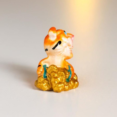 Polystone souvenir "Tiger with a gold cart" mix 2.4x1.6x2 cm-2