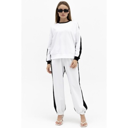 Women's kit: trousers, sweatshirts, size 42-1