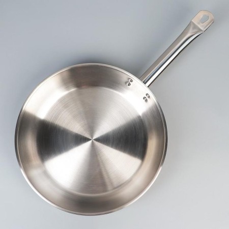 Skoroda "General catering", D = 30 cm, housing thickness 0.6 mm, bottom 3.5 mm, with a heat distribution layer, induction-1