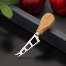 A knife for the cheese of the Dolyan 