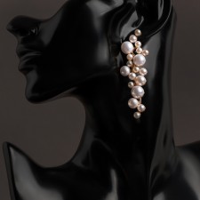 Earrings with pearls 