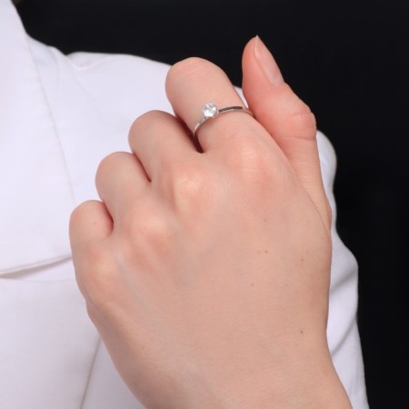 Ring Xuping flicker, white color in silver, size 18-1