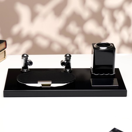 Table of desktop stationery 4V1-1